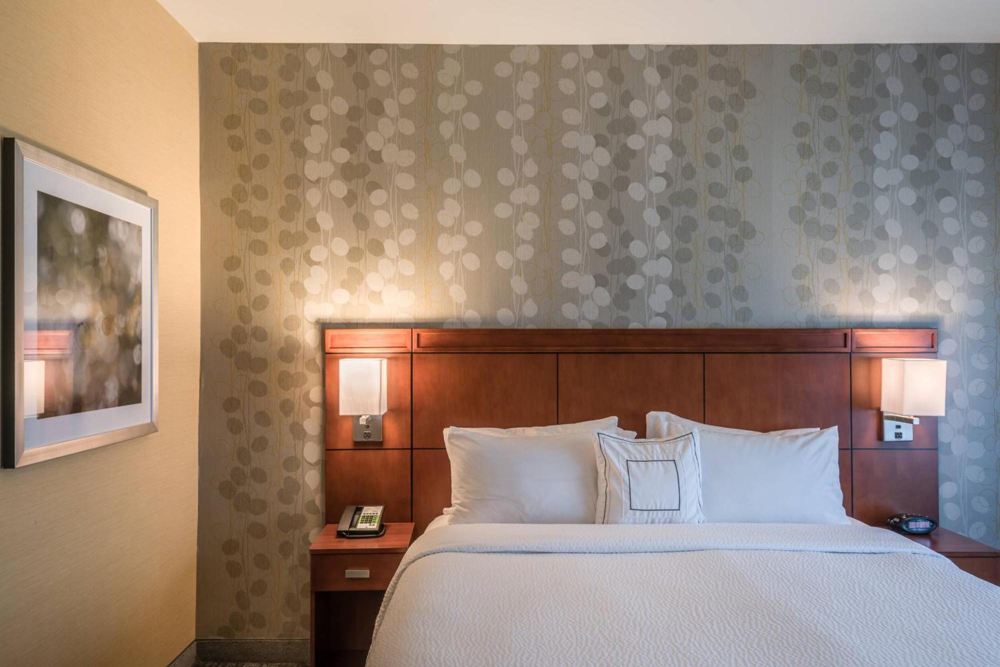 คอร์ทยาร์ด วอลดอร์ฟ Hotel ภายนอก รูปภาพ